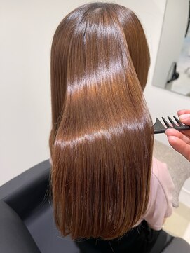 エミュスト(Emuest) 髪質改善心斎橋☆ナチュラルブラウン☆モテロング