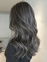 ヨロ 小岩(YOLO) ミルクティーグレージュハイライトケアブリーチレイヤーカット