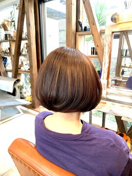 トランク(TRUNK) 前下がりボブ