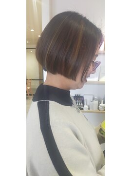 パウダーヘアー ルミニティ(powder hair luminity) ハイライトカラーボブ