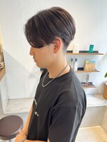 アイズ 海老名(AIZU)&nbsp;センターパート ニュアンスパーマ 毛流れ カルマ  メンズパーマ