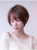 ショートボブ　20代30代大人かわいい　シアカラー　小顔　前髪