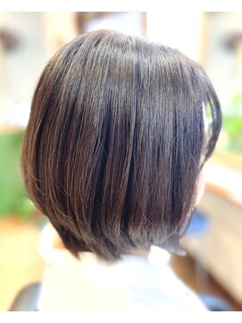 ココモ(cocomo) 前下がりグラデーションボブ