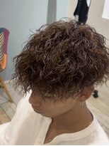 カシェ シモムラ(Cashe'e SHIMOMURA)&nbsp;ツイスパセンターパートスパイラルシャドウパーマフェザー