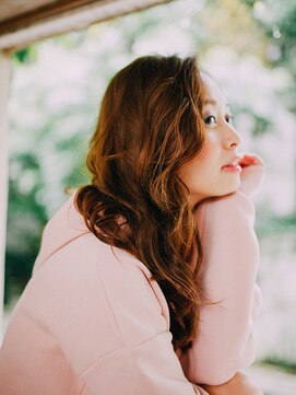 フローラビューティーヘアー(Flora Beauty Hair) 強めカーリーロング/20代/30代/40代/50代/岡山/表町