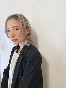 アンスール(Un Seul) ホワイトグレージュ　くびれヘアー