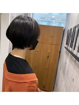 アンダーバーホワイト 南海難波店(_WHITE) 丸みショート