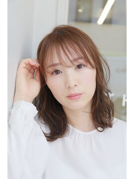 スリーアン(THREE ann.) 大人可愛い20代30代40代インナーカラー小顔ウルフレイヤー
