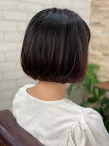 ハサミバイアトリエナガノ 千葉(8sami by atelier nagano)&nbsp;ショートボブ/センターパート/ツヤ髪/グラデーション/イヤリング