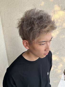 ラ カルモ(LA CALMO) グレージュカラー