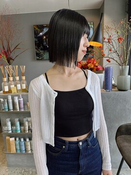 ヘリム(HELIM) 【石川尚之】ナチュラルな暗髪平行ボブ