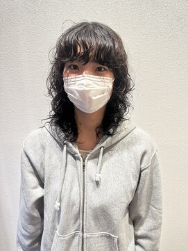 カシカ(casica) ミディアムウルフパーマ