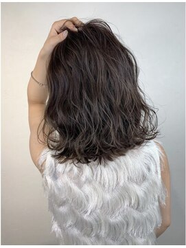 アンダーバーホワイト 泉佐野店(_WHITE) ☆切りっぱなしボブ　愛されショートボブ　小顔ボブ