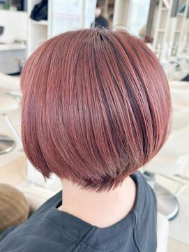 ミーティア バイ クアトロ(Meteor By QUATRO) 丸みショートボブ ピンクカラー 小顔ボブ