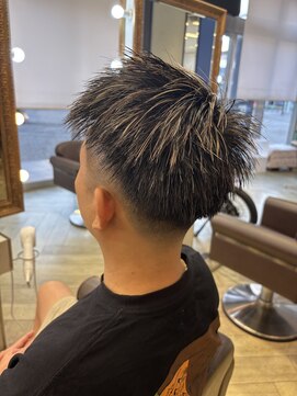 コワファースト 大分(COIFF1RST) フェードスパイキーショート