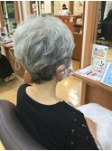 白髪ぼかし♪ホワイトシルバーショートカット50代60代70代