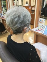 ヒラトヤ 肴町店 白髪ぼかし♪ホワイトシルバーショートカット50代60代70代