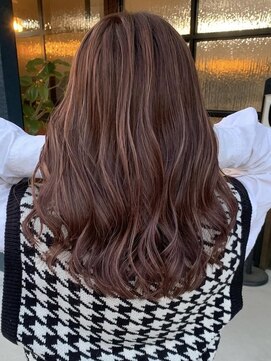 ミア(mia) 大人シアーベージュミニウルフボブミディアムレイヤー