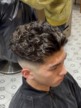 グルーマーズトウキョウ(GROOMER/S TOKYO) men's/波巻きツイストスパイラル/リバースセンターパート