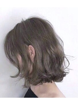 アングレカム(Angraecum) 可愛いと綺麗のバランス☆大人のミディアムボブ