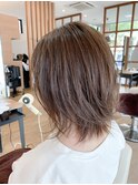 赤味の少ないカーキアッシュ