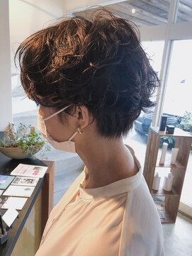 アウニル(AUNIL) ショートニュアンスパーマ