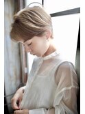 くびれショート×ヘーゼルベージュ/モテ髪/小顔補正立体カット