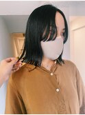 切りっぱなしロングボブ　モードヘア　アッシュブラック