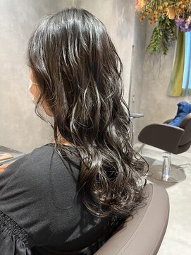 お花と犬と美容室 ロングウェーブ