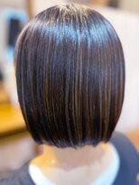 カミビトグロウ(kamibito glow)&nbsp;20代30代大人可愛いシークレットハイライト艶感大人ボブ透明感