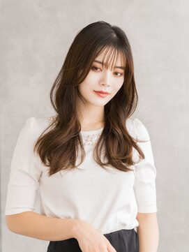 トッカ ヘアアンドトリートメント 難波店 巻いて可愛いロングスタイル