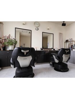 あなたのためだけのスタイリストが、仕上げまでしっかりサポート！特別なヘア体験をお楽しみください。