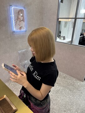 ロンド レア 天神大名店(Lond Le’a) 小顔/抜きっぱなしブロンド /シャドールーツ/オリーブグレー