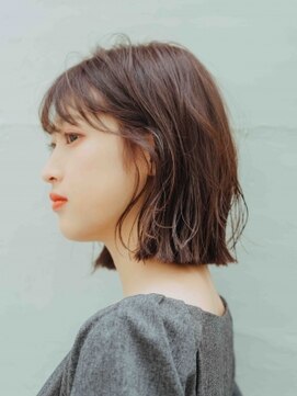 シェルク バイ シャッセ(cerc by SASE) 切りっぱなしボブスタイル