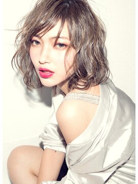 ユーフォリア 新宿通り(Euphoria) 【Ｅｕｐｈｏｒｉａ】ラフクールな☆ハイグレージュミディ☆