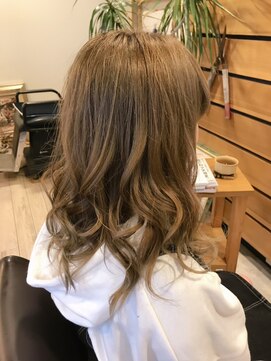 ヘアースタジオ ノラ(Hair studio NORA) ミルクティーベージュ