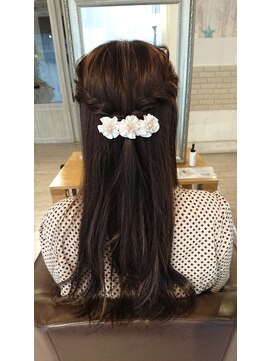 ウィービーパセリ atre川越店(WE BE PARSLEY) ハーフツイストアレンジ♪【担当 木村沙織】