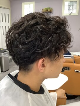 サニー(Sunny) ツーブロック×アップバングパーマスタイル