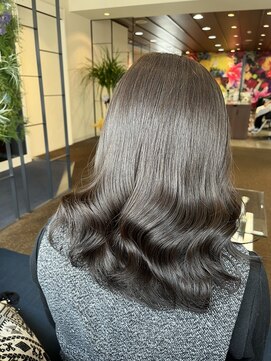 ダブル アンダーバー サロン(W_SALON) 【W_SALON 河原町】アッシュブラック/大人綺麗/艶髪