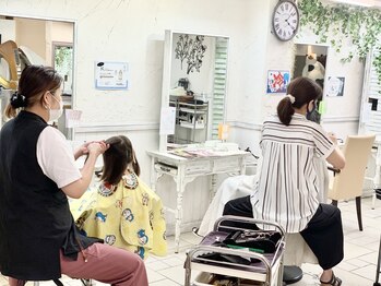 ヘアメイク プラティハ(hair make Platiha)の写真/【女性スタッフ多数】女性目線での似合わせ×アドバイスでより素敵なあなたを演出します！親子連れも歓迎♪