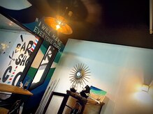 バーバーショップクロス(BARBER SHOP CLOTH)の雰囲気（道路添いのビル内―奥まった店舗の中は個性的な内装◎）
