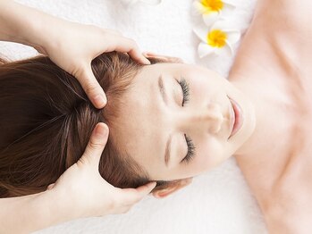 トッカ ヘアアンドトリートメント 大宮店(tocca)の写真/3人に1人が寝落ちするヘッドスパ♪カット＋高彩度カラー＋Bali式ヘッドスパ ¥15400
