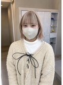 グレージュ切りっぱなしボブ前髪ありミニボブミルクティベージュ