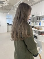 ノウハウ タニマチ(KNOWHOW tanimachi) ふわっと動くレイヤー/ブリーチで魅せるミルクティーグレージュ