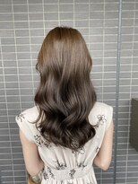 ヨペ(yeope)&nbsp;【透明感あるヘアカラー】艶巻き髪/レイヤーカット
