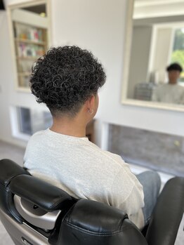 ナミアンド(Nami &.)の写真/【今治】理容師の技が光るメンズカット。マンツーマンの空間で叶う、大人の洗練カジュアルスタイル。