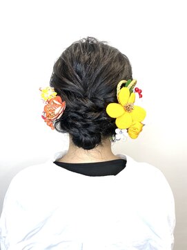 アヤナ バイ アヤラ(ayana by ayala) 成人式ふんわりまとめ髪［浦安　新浦安　葛西　南行徳］