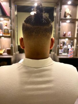 バレス 田町(BALES) [スキンフェード/ツイストスパイラル/田町]