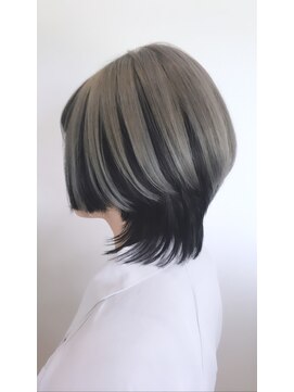 レム(LEM) アバンギャルドグレージュ×2トーン×ウルフボブ