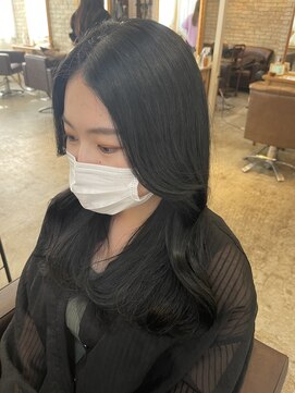 シェノン 西梅田(CHAINON) 黒髪/グレーベージュ/レイヤーカット/アッシュ/アッシュブラック